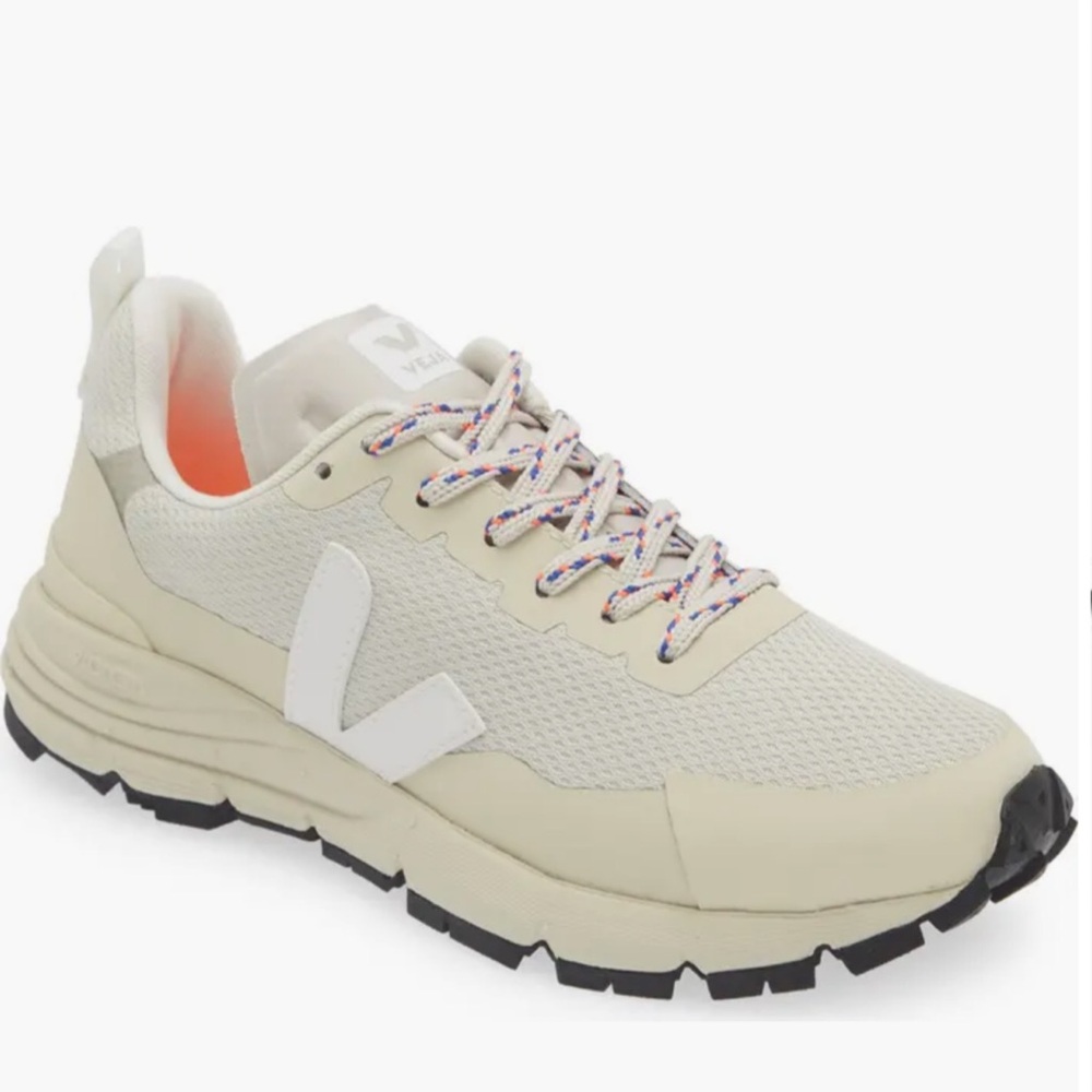 Veja Women's Sneakers in Cream and White